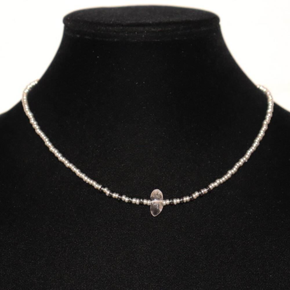 🔮NWOT Silver Glass Beaded Necklace with Natural Hematite & Quartz – 17" Long 🌟